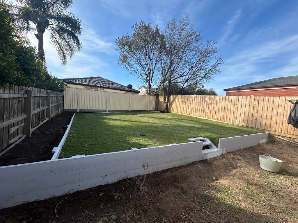 Retaining Wall & Landscaping
